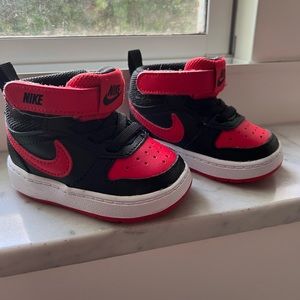 Baby Nike dunks high top red and black